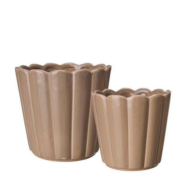 Ceramic Edna Pots with Scalloped Edge in Beige