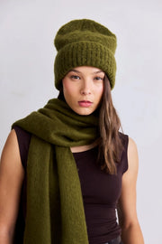model wearing The Reykjavik Beanie Hat - Sea Kelp