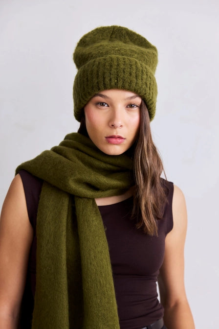 model wearing The Reykjavik Beanie Hat - Sea Kelp