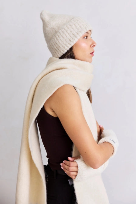 model wearing The Reykjavik Beanie Hat - Pebble Beige