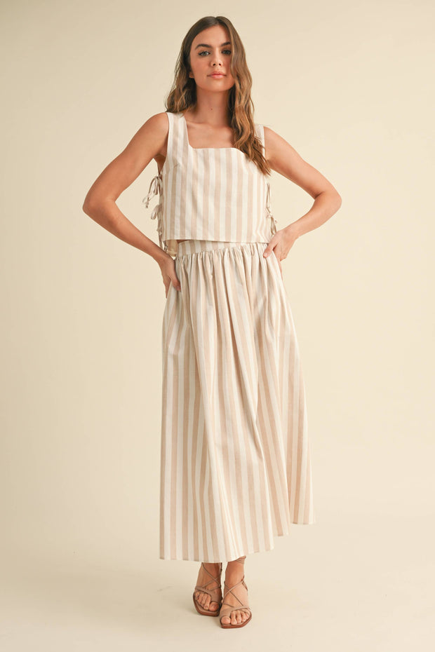 model wearing Stripe Pattern Side Tie Tank Top