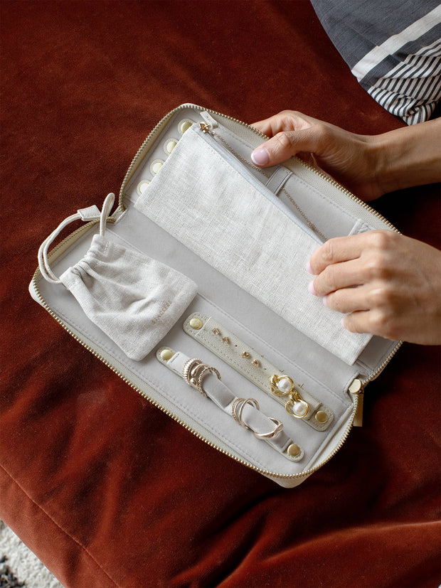 Oatmeal & Linen Jewellery Roll detail 