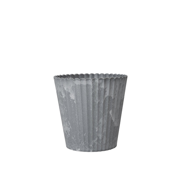 Medium 100% Recycled plastic Yodit Scalloped Planters - Grey