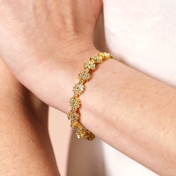 B062 Flower Beaded Bracelet in Gold