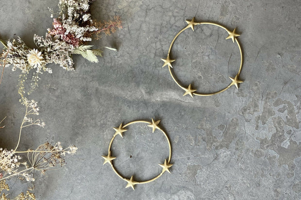 Small Gold Metal Star Wreath