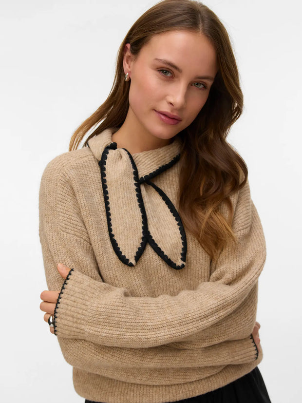Bow Tie Black Stitch Pullover