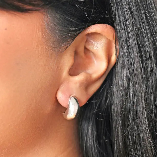 E099 Chunky Teardrop Half Hoop Earrings in Silver