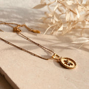 N055 Everyday Oval Star Pendant Necklace
