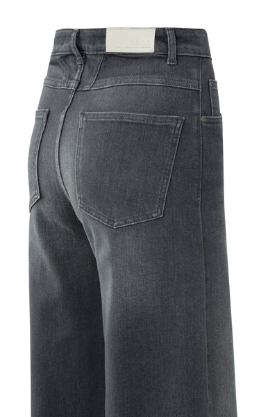 close up detail of Loose fit Jeans with high waist and wide legs- Grey Denim