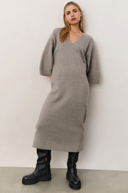 Knitted V-neck dress with short sleeves in brownish grey colour
