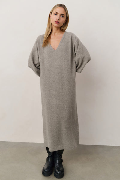model wearing Knitted V-neck dress with short sleeves in brownish grey 