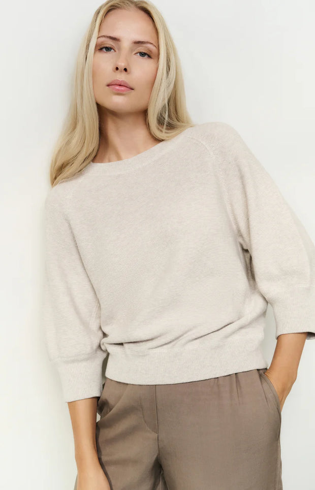 Raglan sweater with subtle balloon sleeves