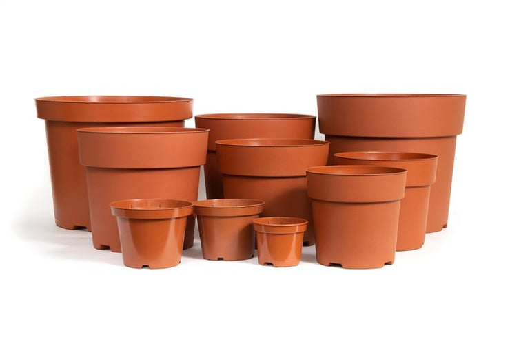 recycled plastic plant pots in various sizes