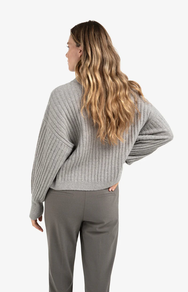 Grey Ribbed Sweater With Round Neck and Long Sleeves