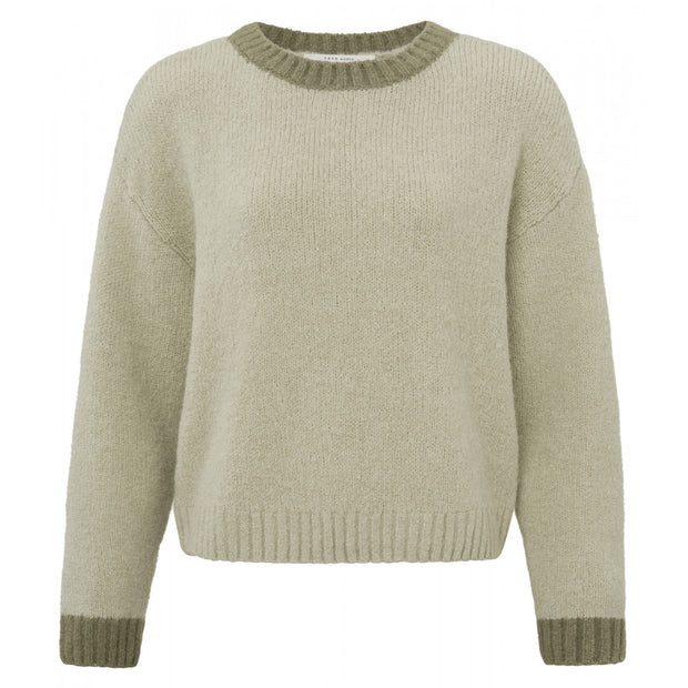 Round neck sweater with contrasting colours