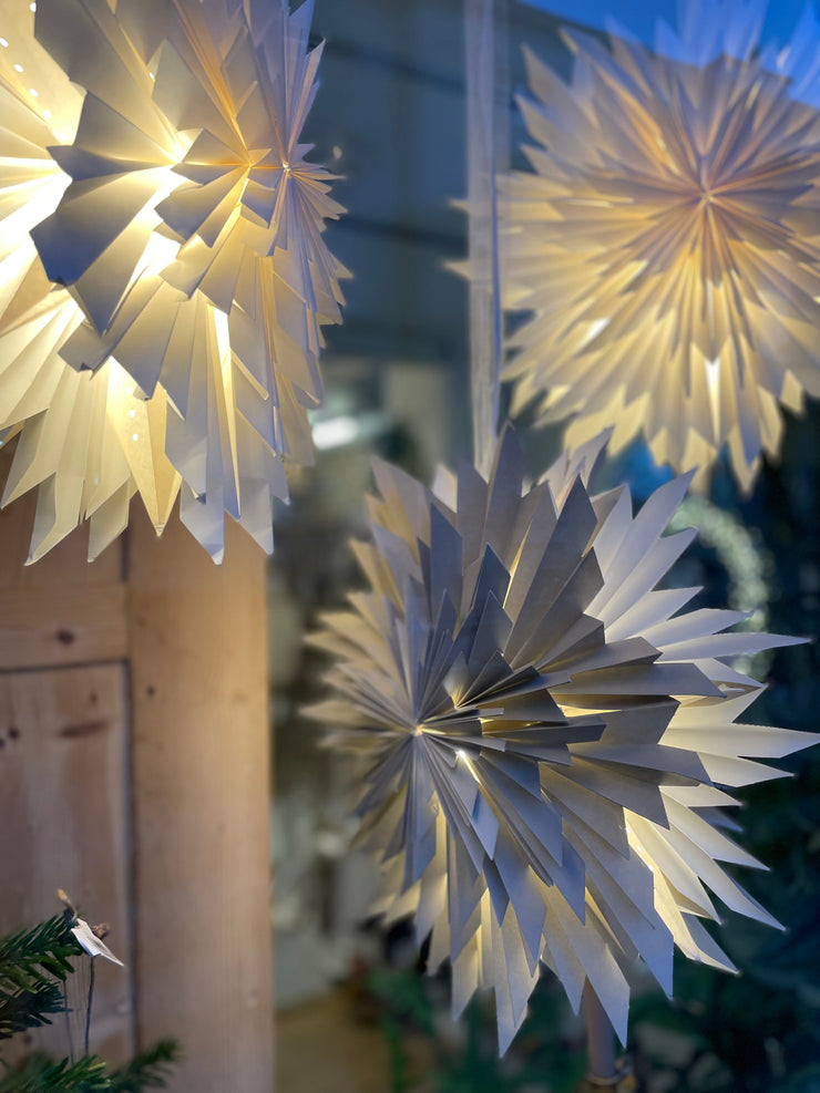 Spiky Paper Star Light/Decoration (White/Sand)